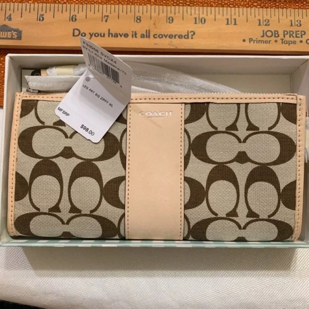 NWT Coach legacy print signature zippy wallet